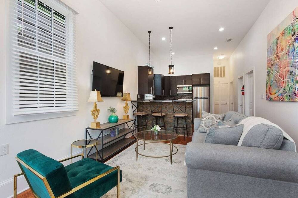 Photo of Livingroom in Seventh Ward