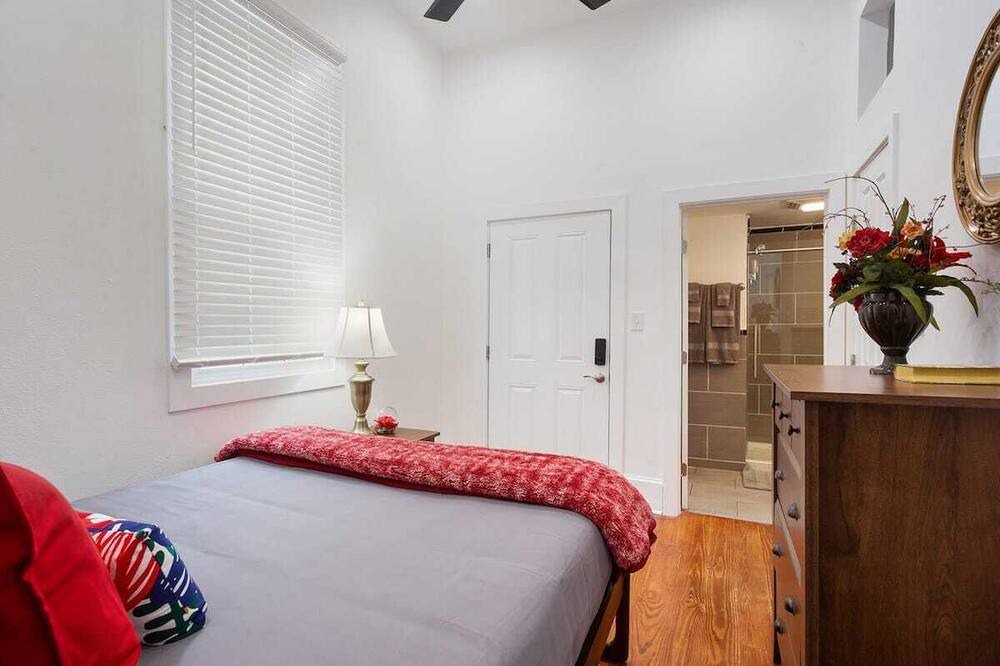 Photo of Bedroom in Seventh Ward