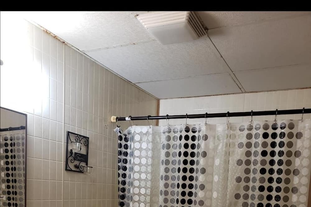 Photo of Bathroom in Acipco-Finley