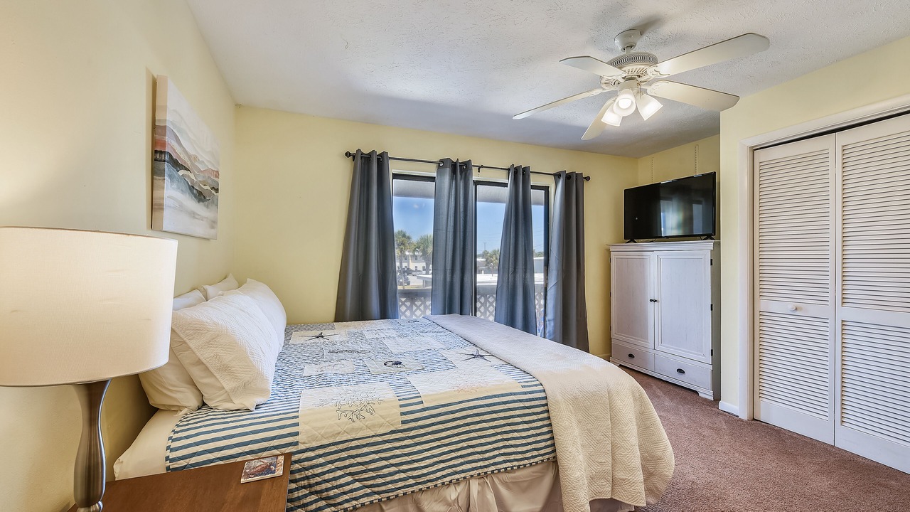 Photo of Bedroom in Silver Sands Beach