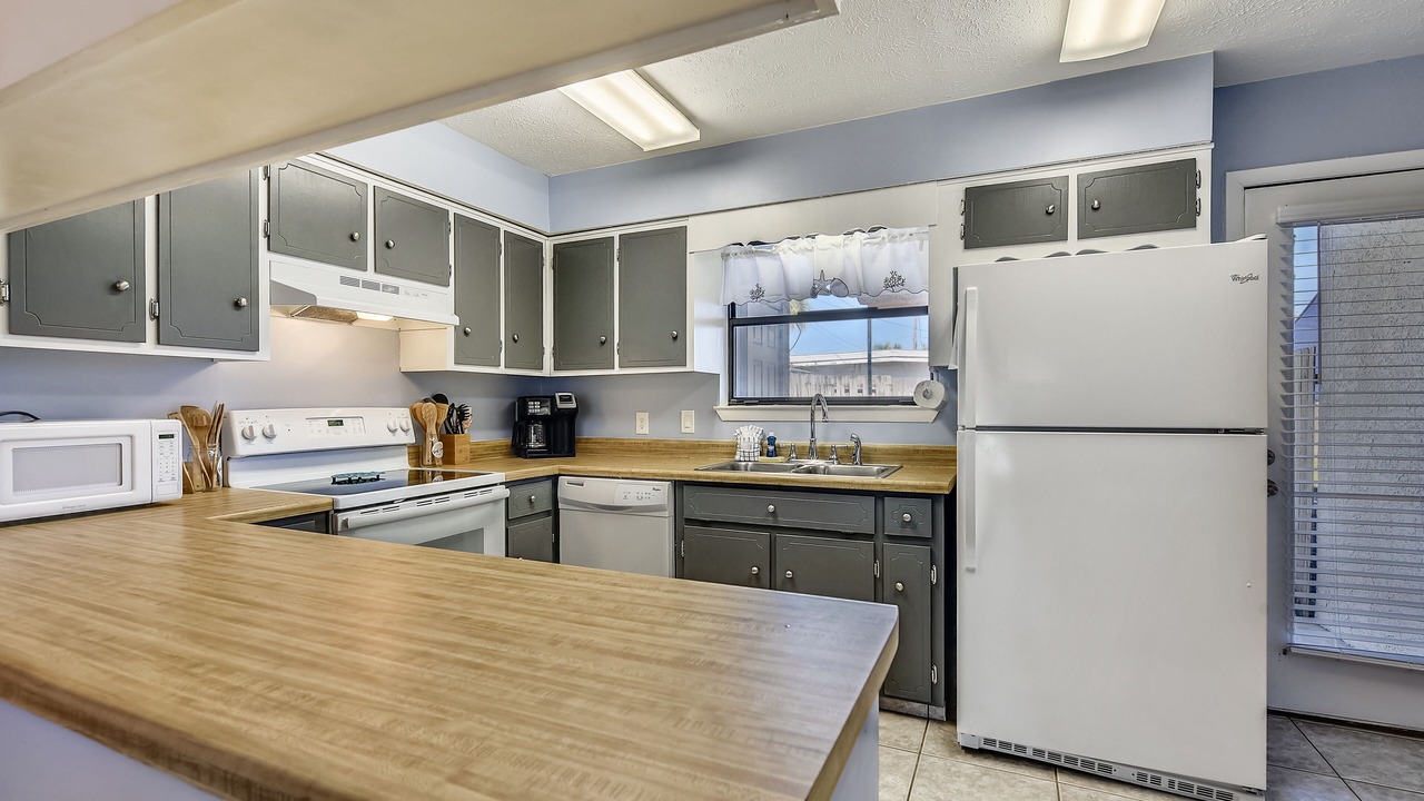 Photo of Kitchen in Silver Sands Beach