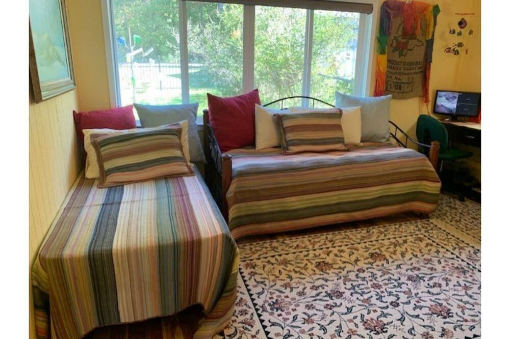 Photo of Bedroom in Broaddus