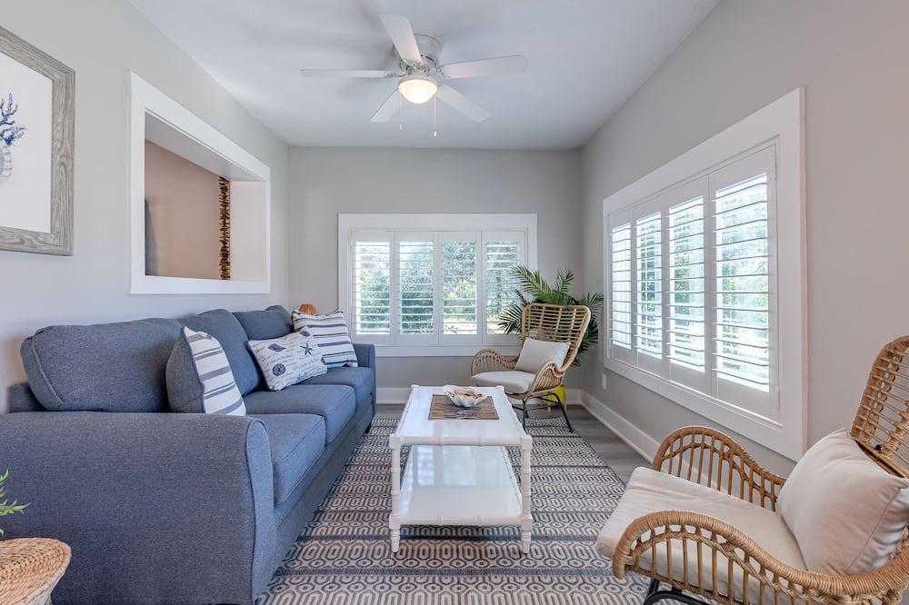 Photo of Bedroom in Riviera Beach