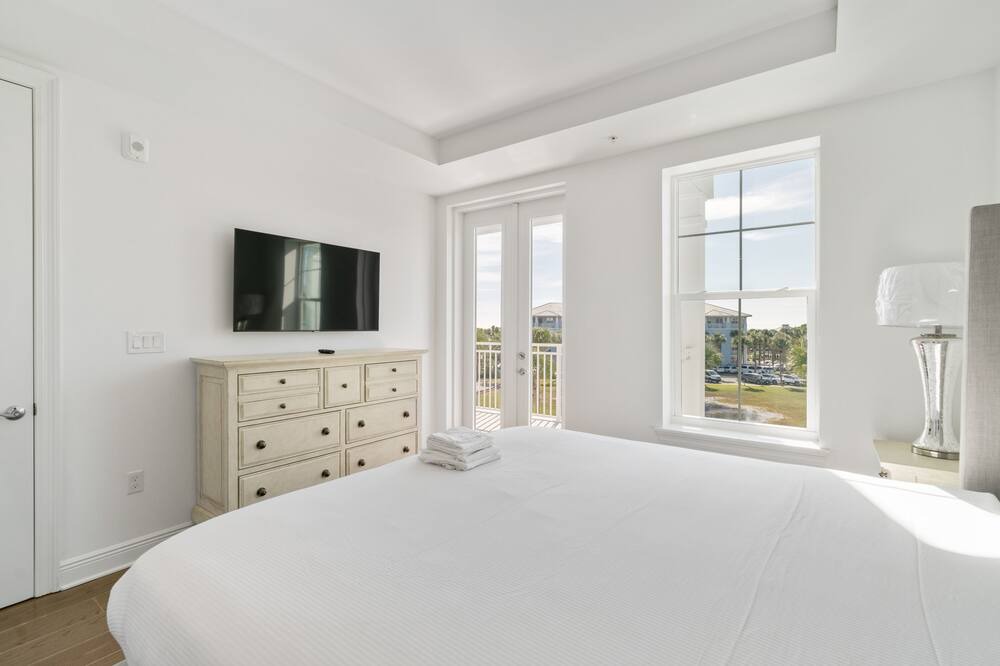 Photo of Bedroom in Santa Rosa Beach