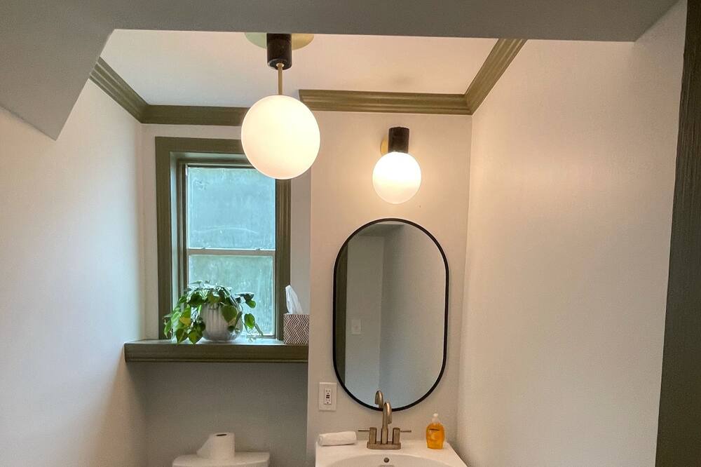Photo of Bathroom in Highlands - Perkins
