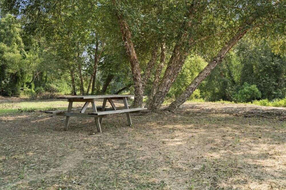 Photo of Outdoor in Talisheek