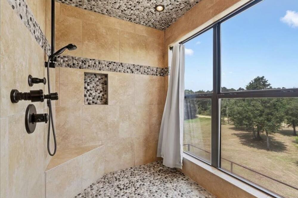 Photo of Bedroom in Talisheek