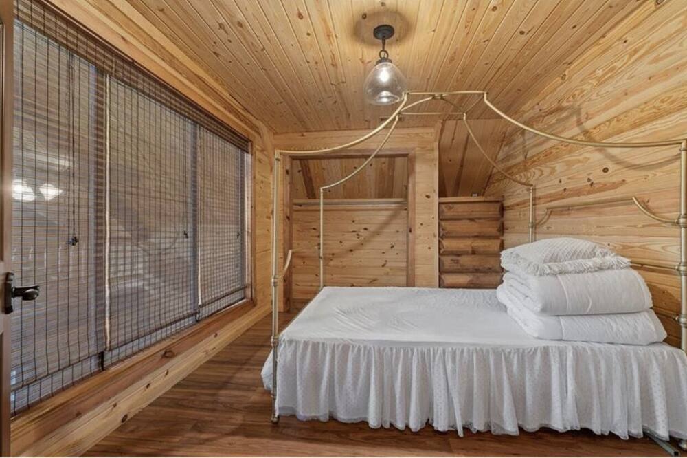 Photo of Bedroom in Talisheek