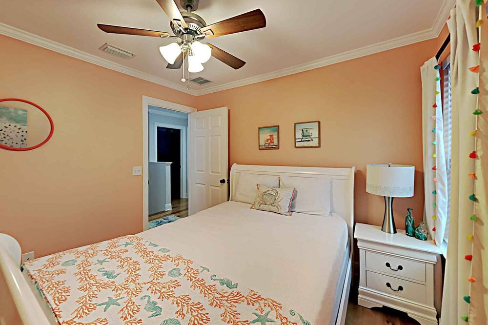 Photo of Bedroom in Holiday Beach
