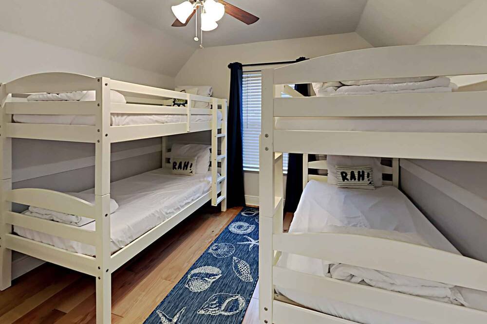 Photo of Bedroom in Holiday Beach