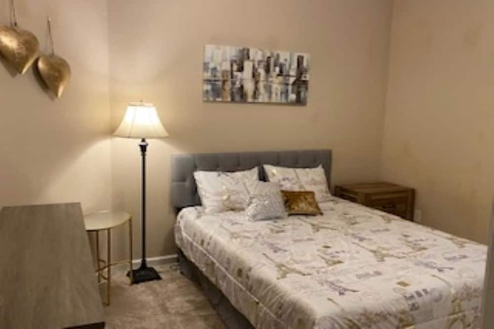 Photo of Bedroom in Tallahassee