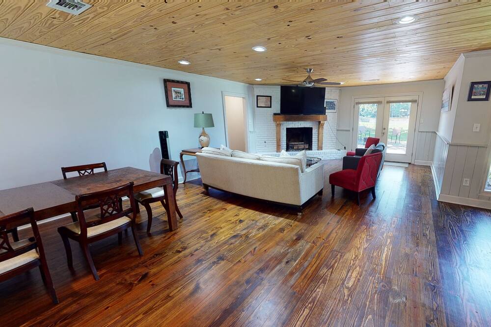Photo of Livingroom in Flowood