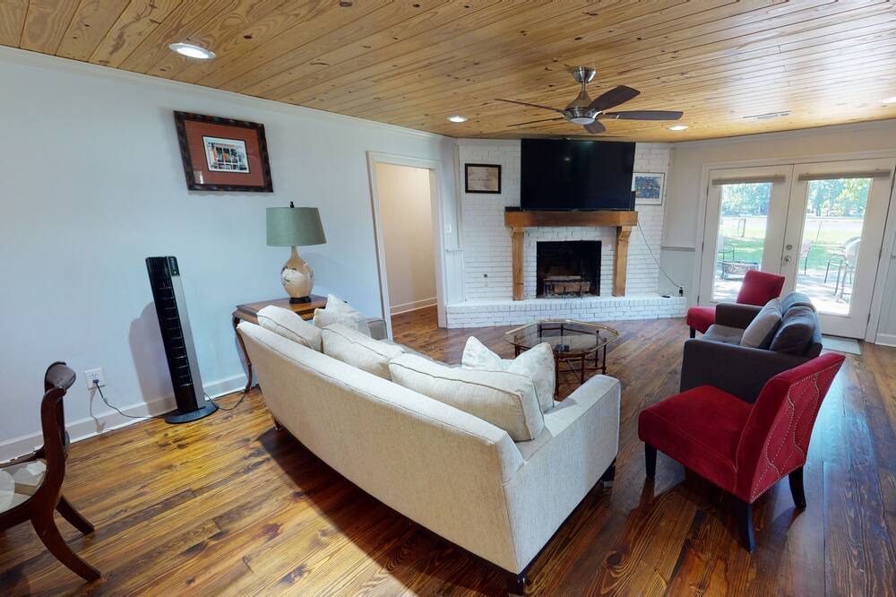 Photo of Livingroom in Flowood