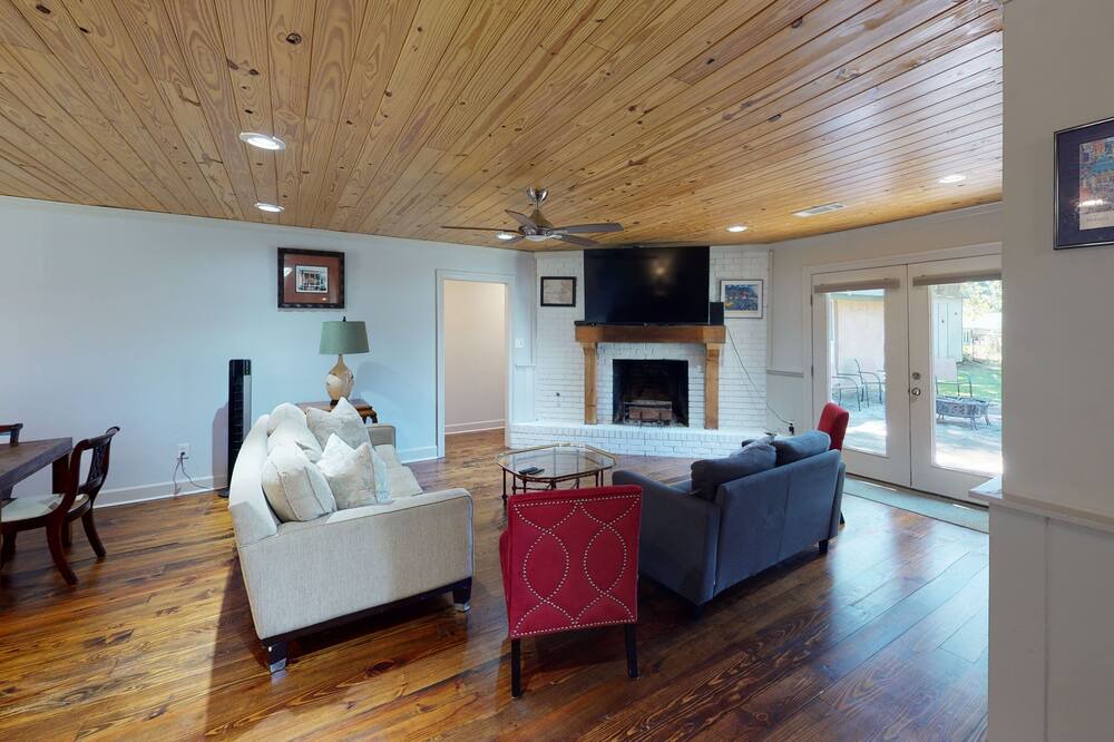 Photo of Livingroom in Flowood