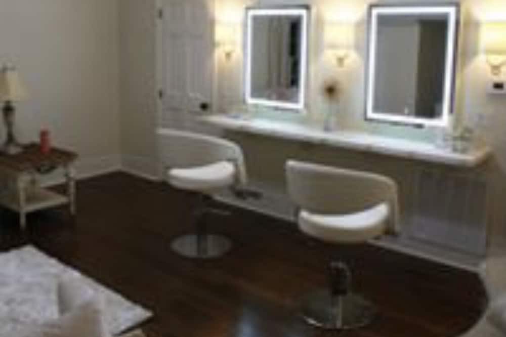 Photo of Bedroom in Summit