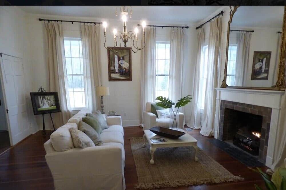 Photo of Livingroom in Summit