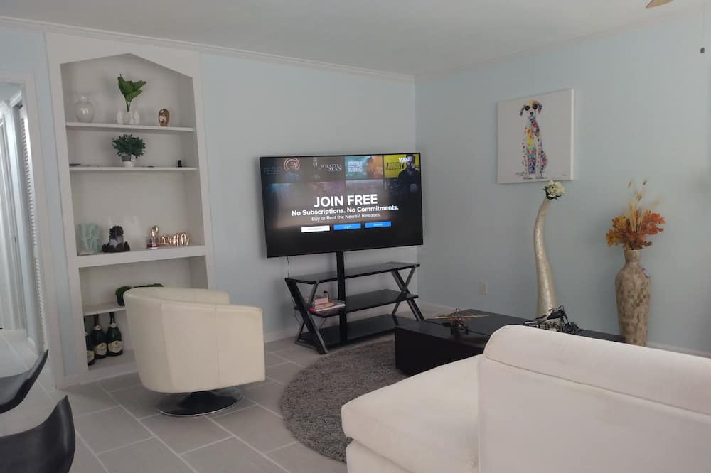 Photo of Livingroom in Iowa