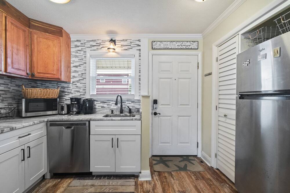 Photo of Kitchen in Silver Sands Beach