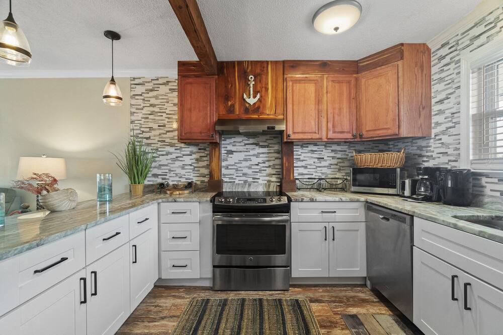 Photo of Kitchen in Silver Sands Beach