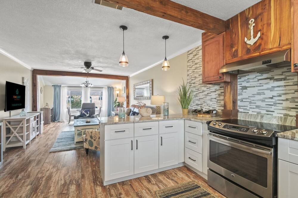 Photo of Kitchen in Silver Sands Beach