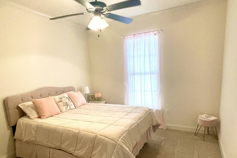 Photo of Bedroom in South Baton Rouge