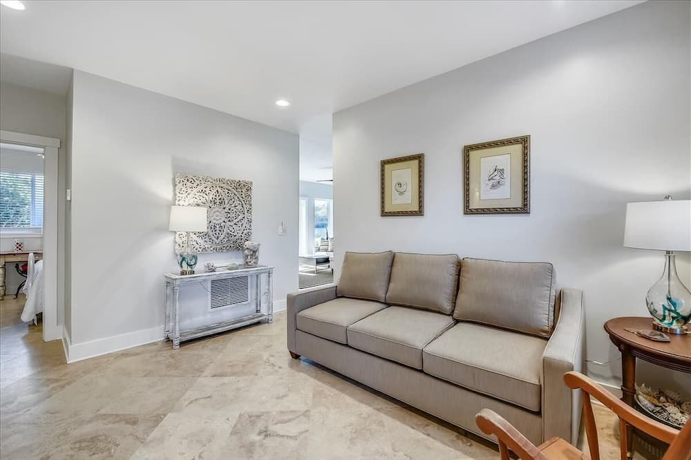 Photo of Livingroom in Sea Palm Village