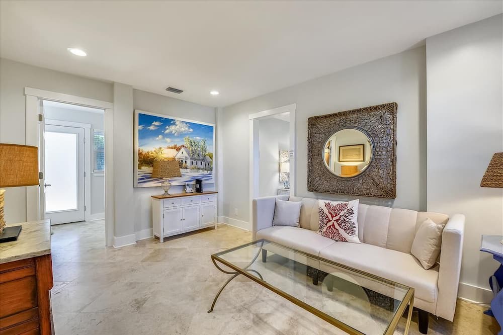 Photo of Livingroom in Sea Palm Village