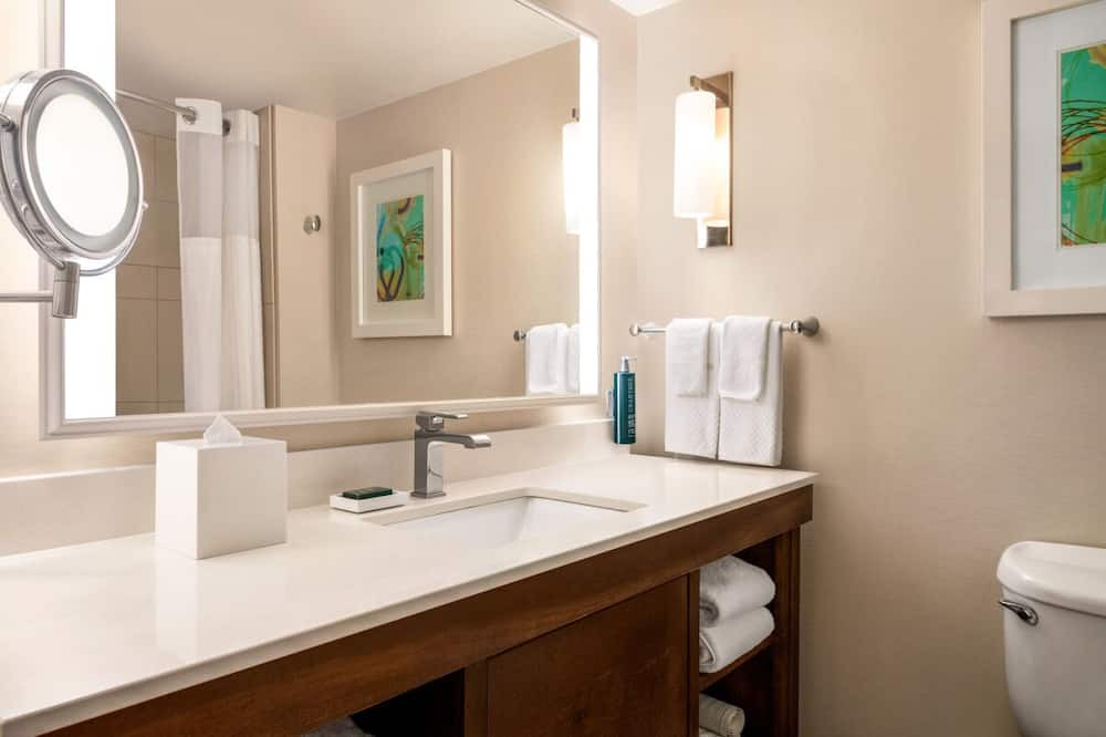 Photo of Bathroom in Park Shore