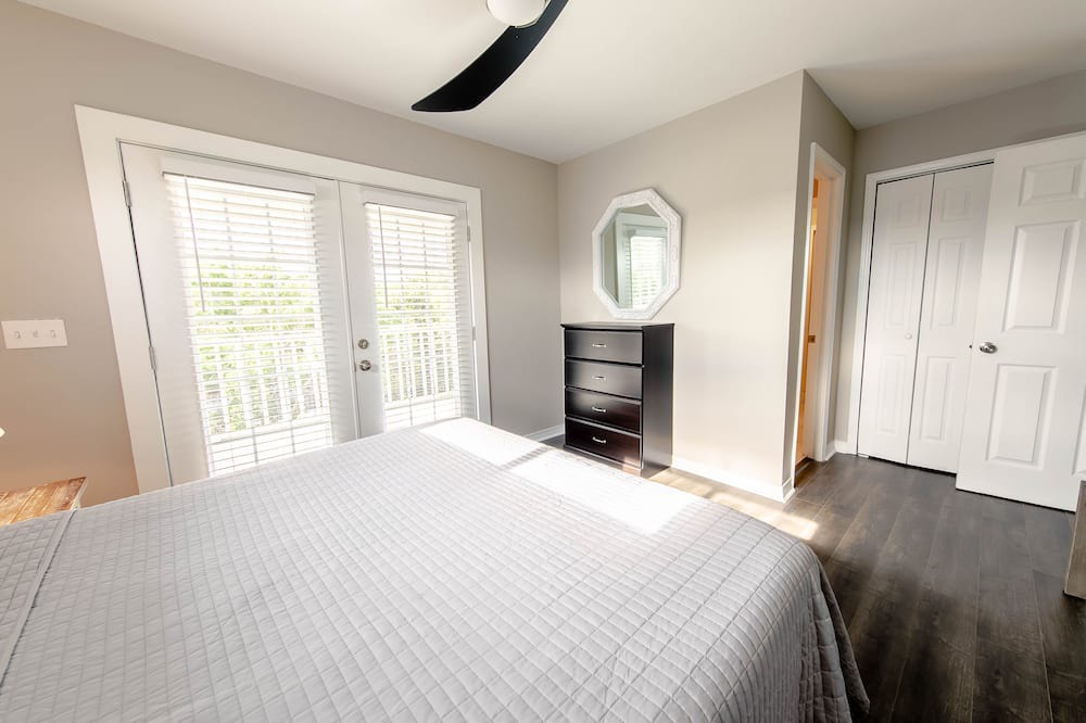 Photo of Bedroom in Gulfview Heights