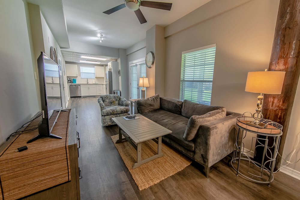 Photo of Livingroom in Gulfview Heights