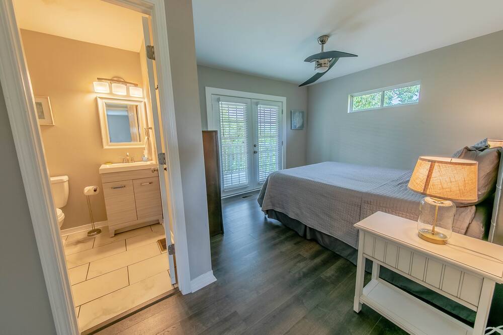 Photo of Bedroom in Gulfview Heights