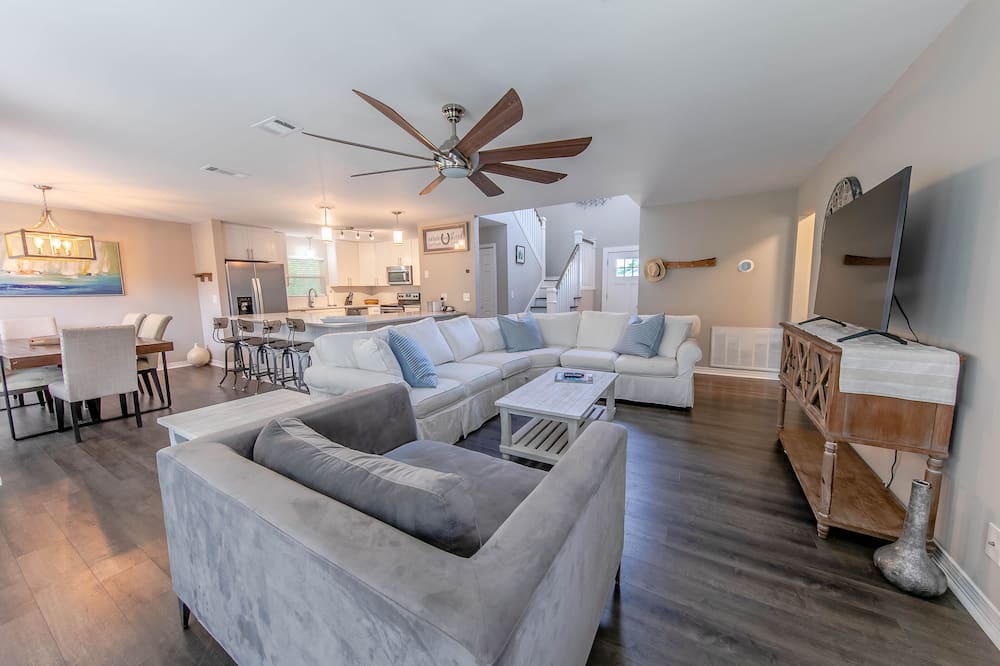 Photo of Livingroom in Gulfview Heights