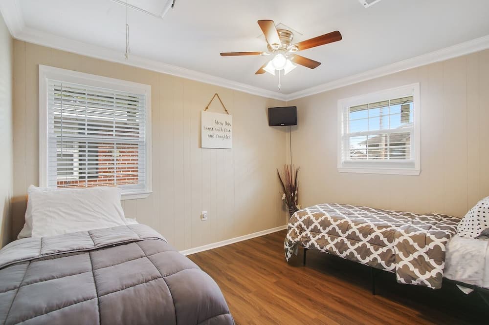 Photo of Bedroom in Old Aurora