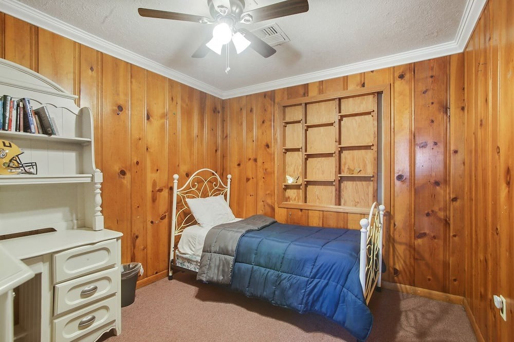 Photo of Bedroom in Old Aurora