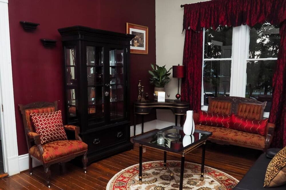 Photo of Livingroom in Central Business District