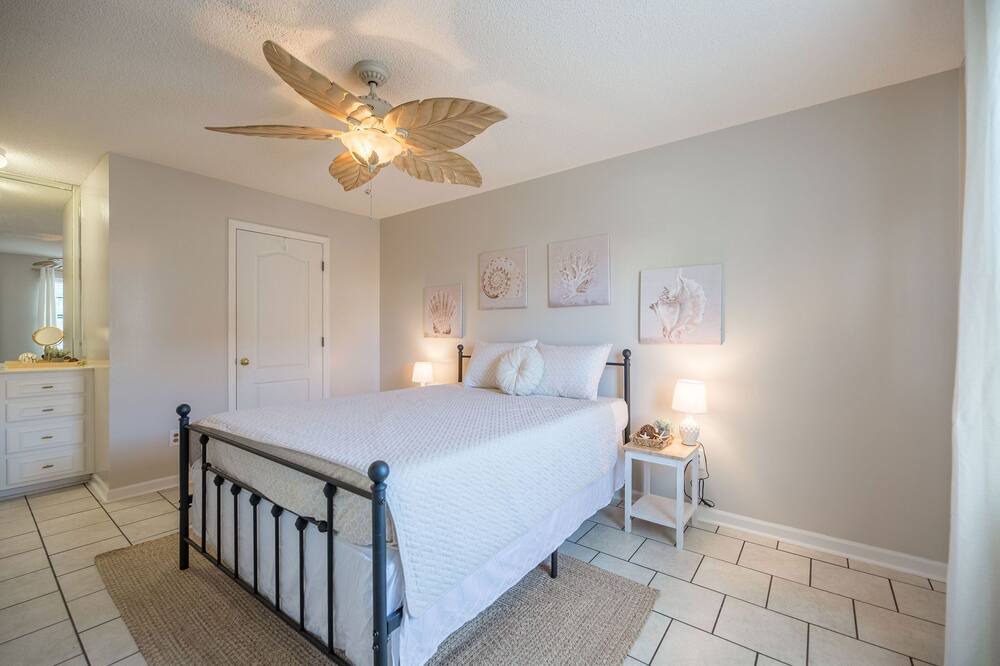 Photo of Bedroom in Summer Breeze