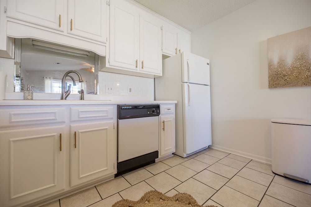 Photo of Kitchen in Summer Breeze