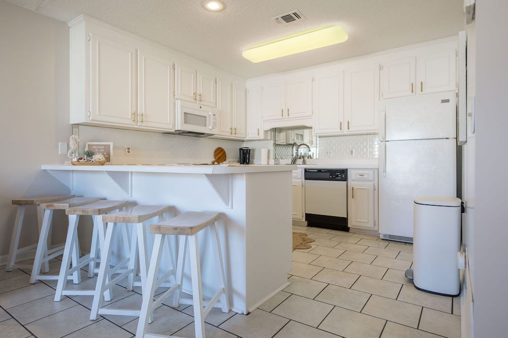 Photo of Kitchen in Summer Breeze