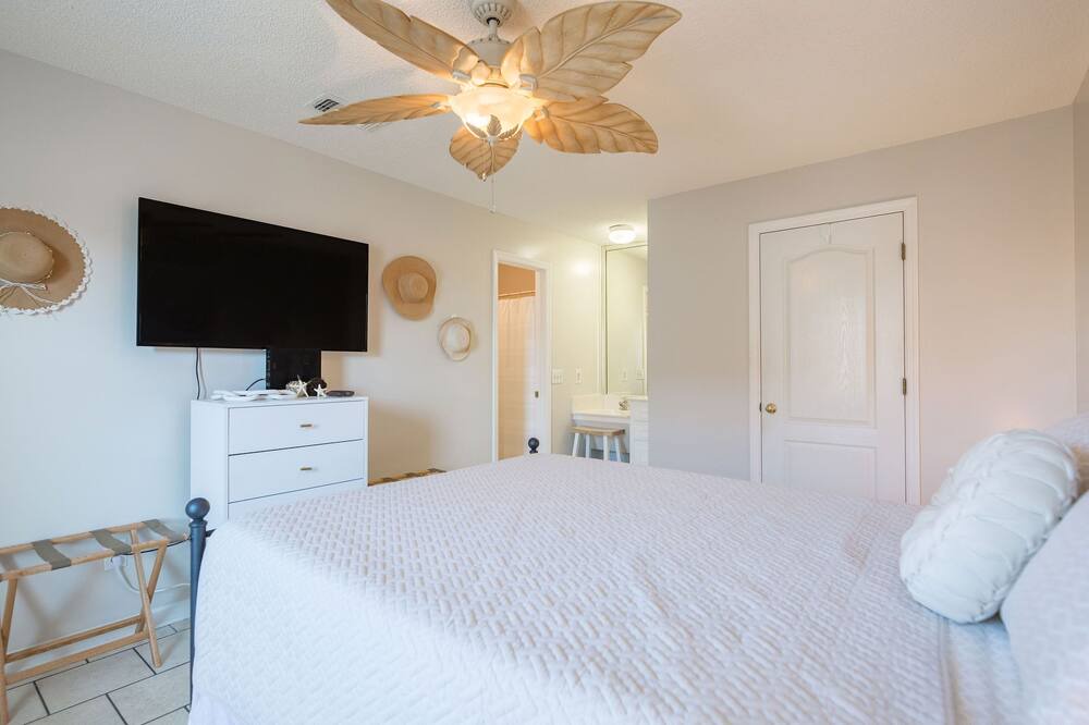 Photo of Bedroom in Summer Breeze