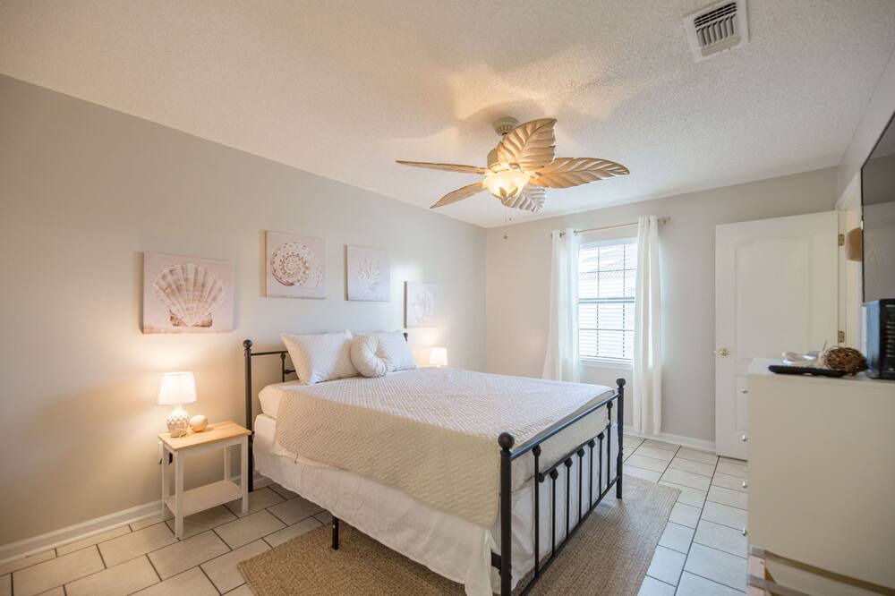 Photo of Bedroom in Summer Breeze