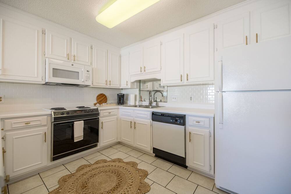 Photo of Kitchen in Summer Breeze