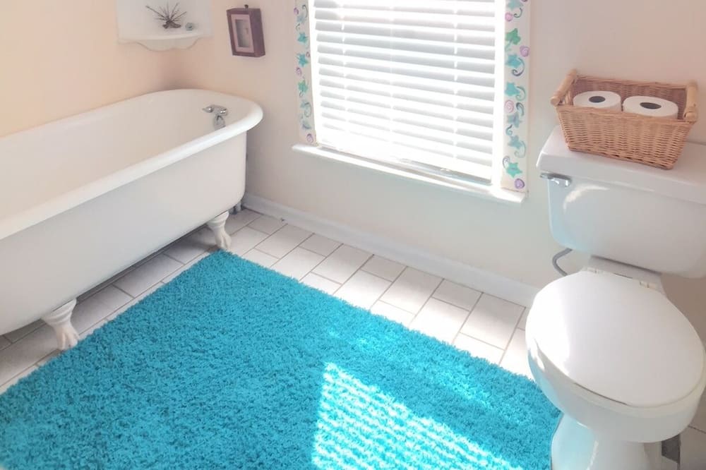 Photo of Bathroom in Alligator Point