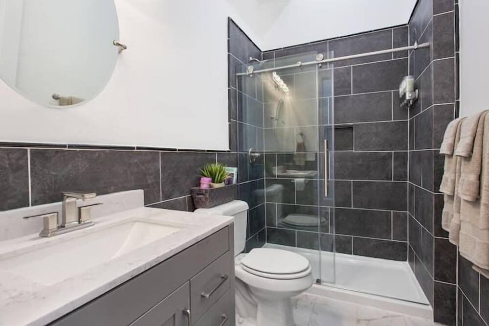 Photo of Bathroom in Tulane - Gravier