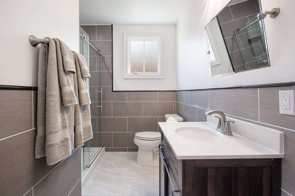 Photo of Bathroom in Mid-City