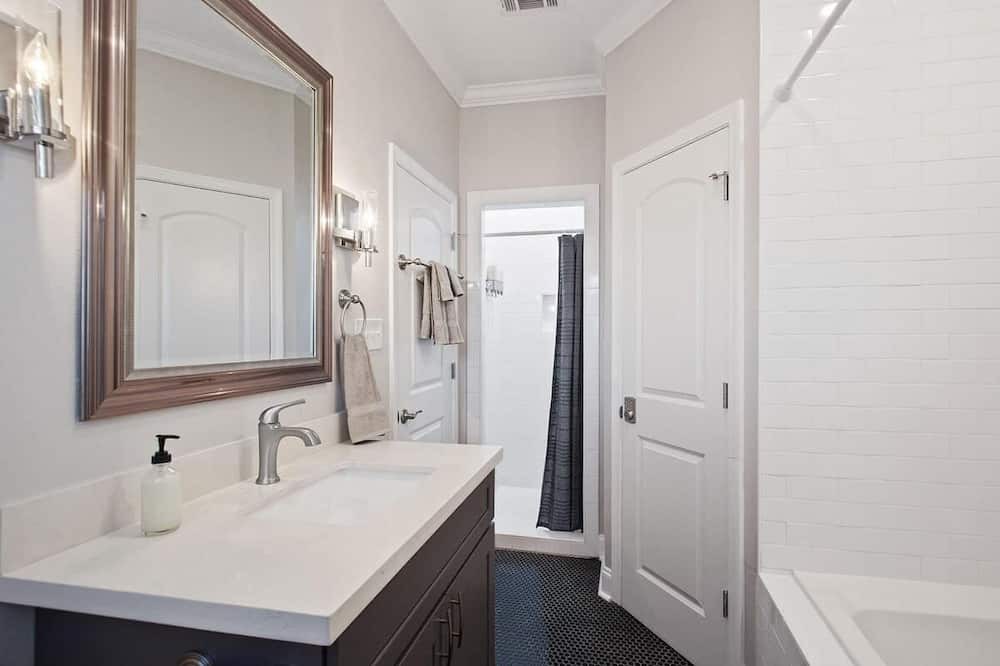 Photo of Bathroom in Mid-City