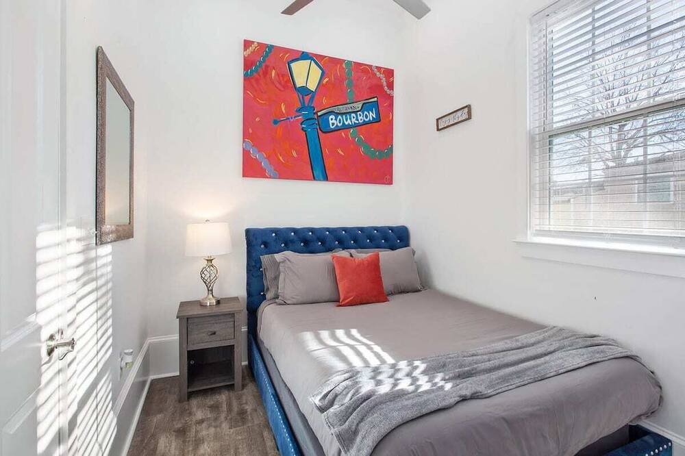 Photo of Bedroom in Mid-City