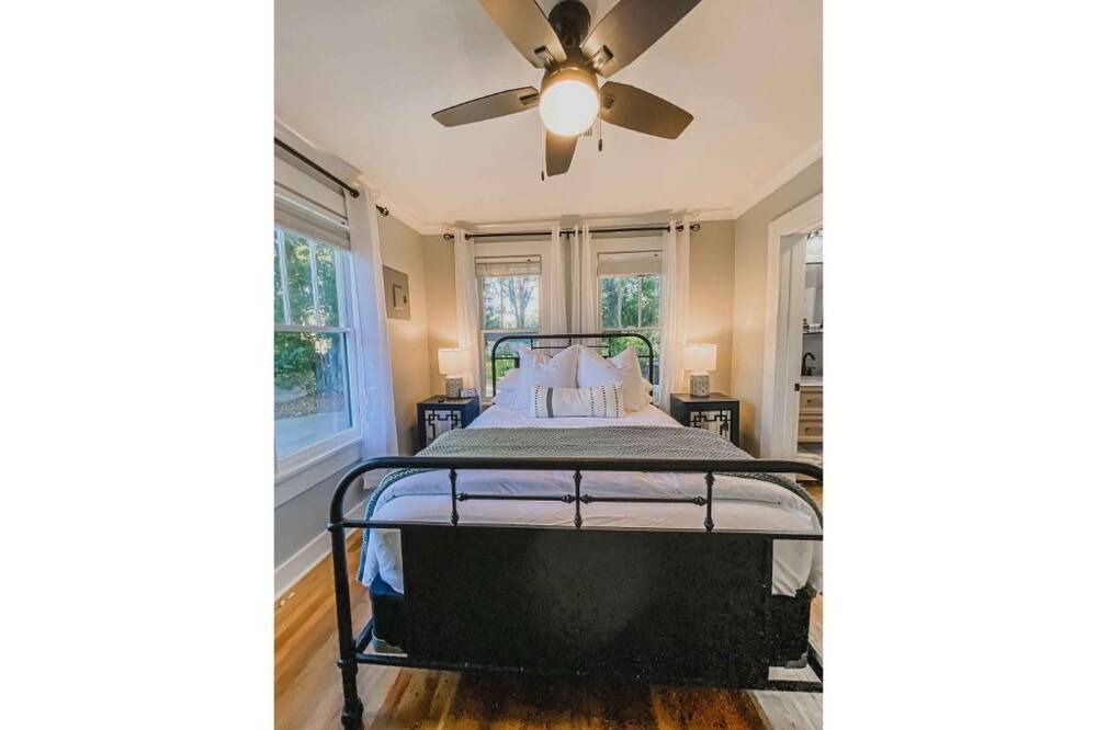 Photo of Bedroom in Hattiesburg
