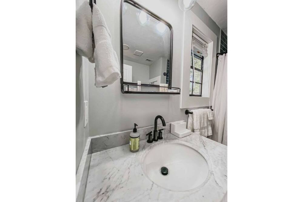 Photo of Bathroom in Hattiesburg