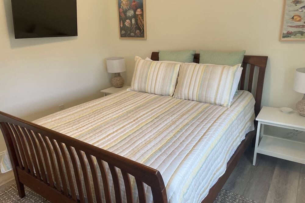 Photo of Bedroom in Waveland