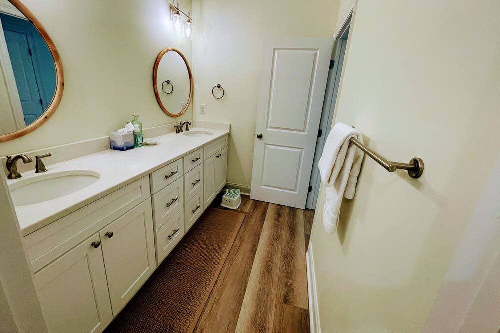 Photo of Bathroom in Waveland